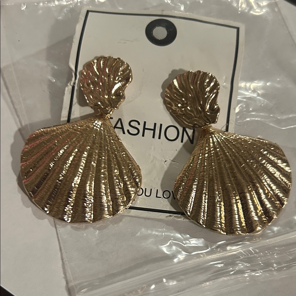 Gold Shell Earrings